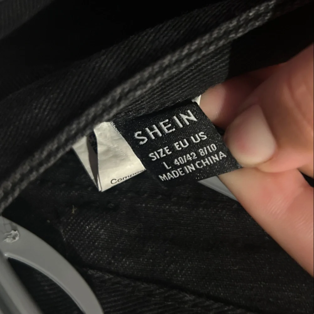 SHEIN Black Distressed Jean Shorts - Picture 2 of 3